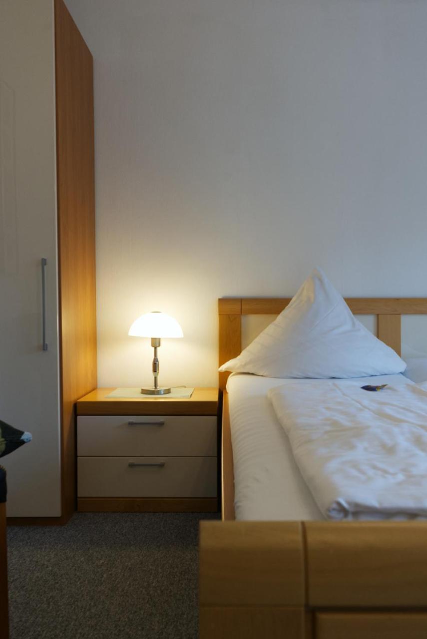 Bed and Breakfast Weinhaus Am Schieferfels Veldenz Esterno foto